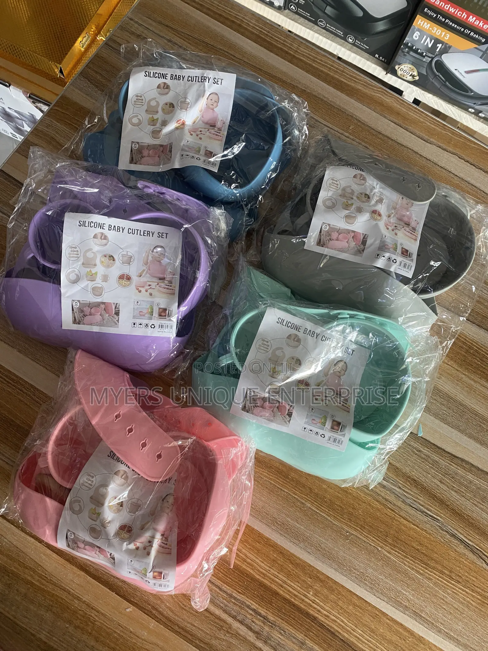 Baby Silicone Feeding Set With Suction Plate,Bib,Cup and Cutlery