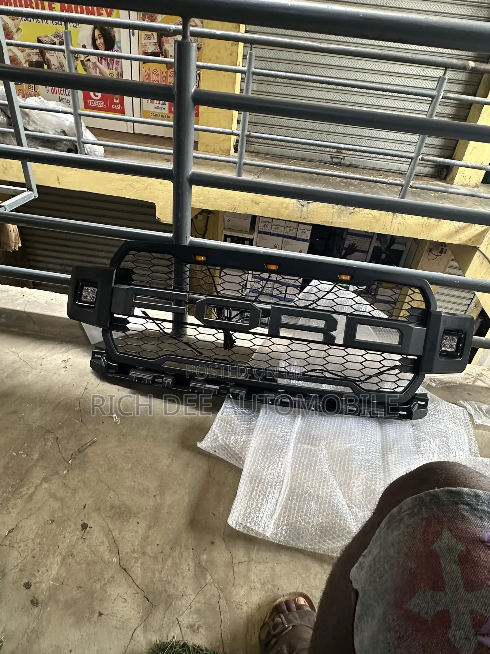 Ford F150 2018 20 Grill Spec