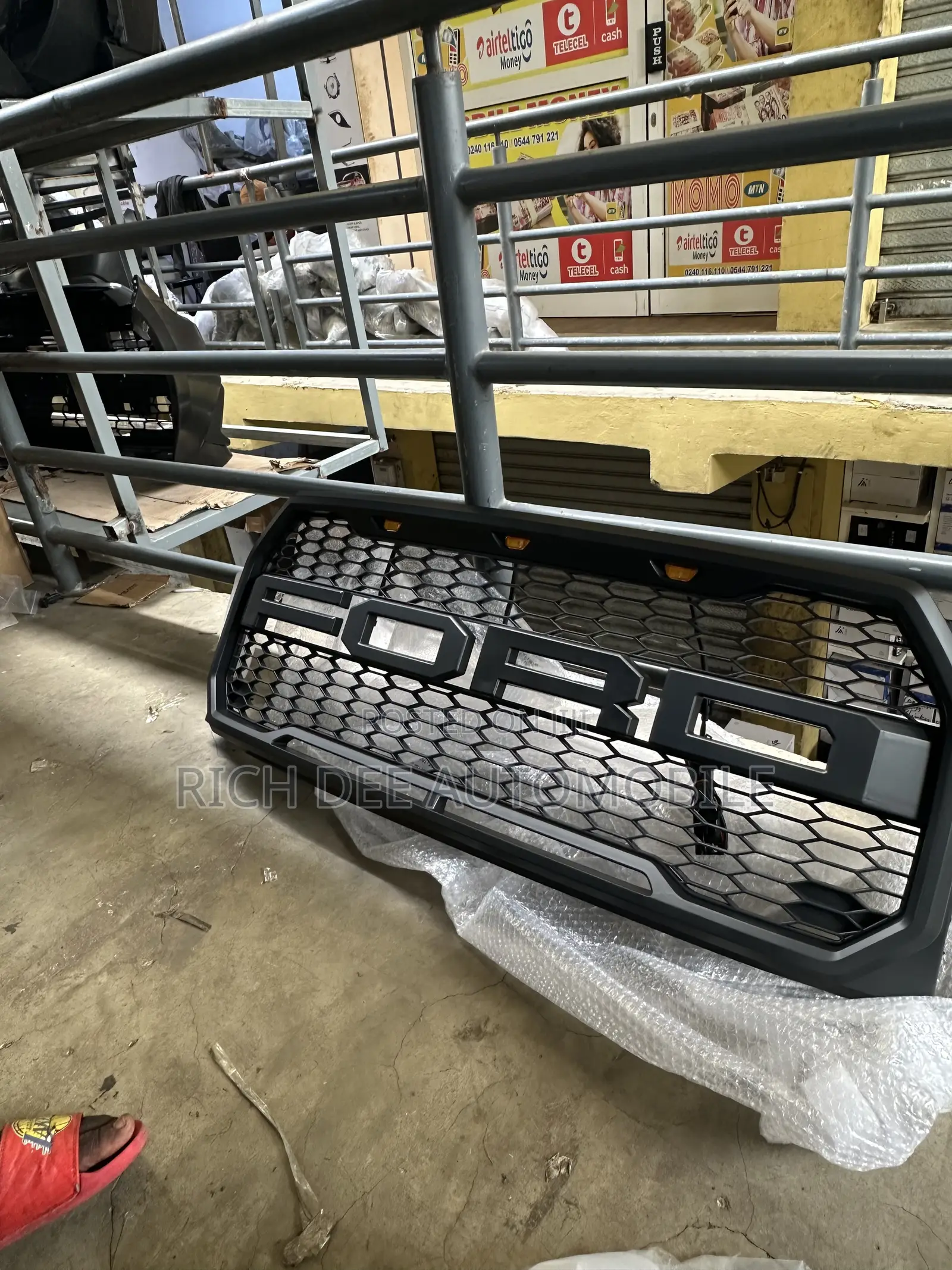 Ford F150 2015 17 Grill Spec