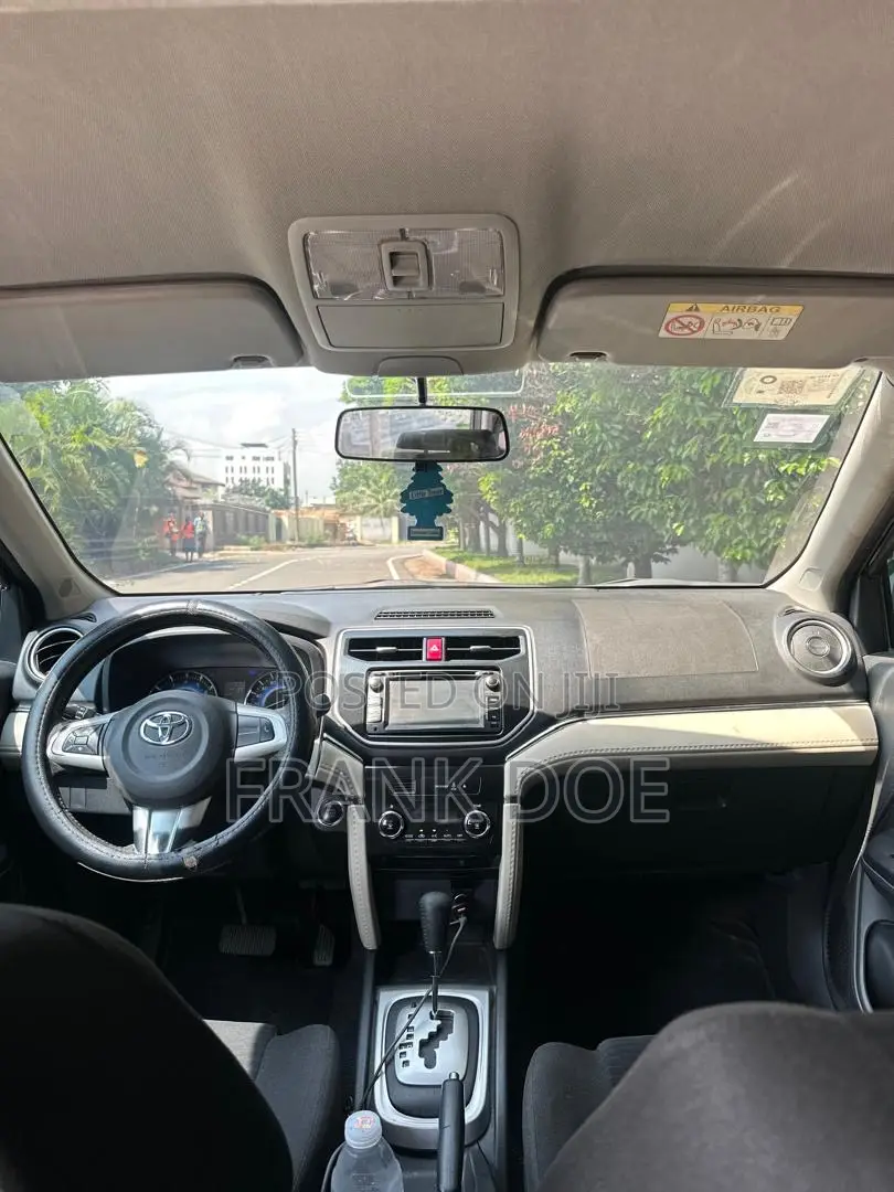 Toyota Rush 1.5 AWD 2018 Black