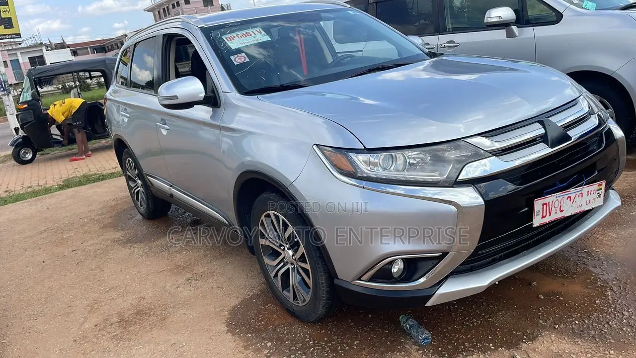 Mitsubishi Outlander 2.4 PHEV AWD 2015 Silver