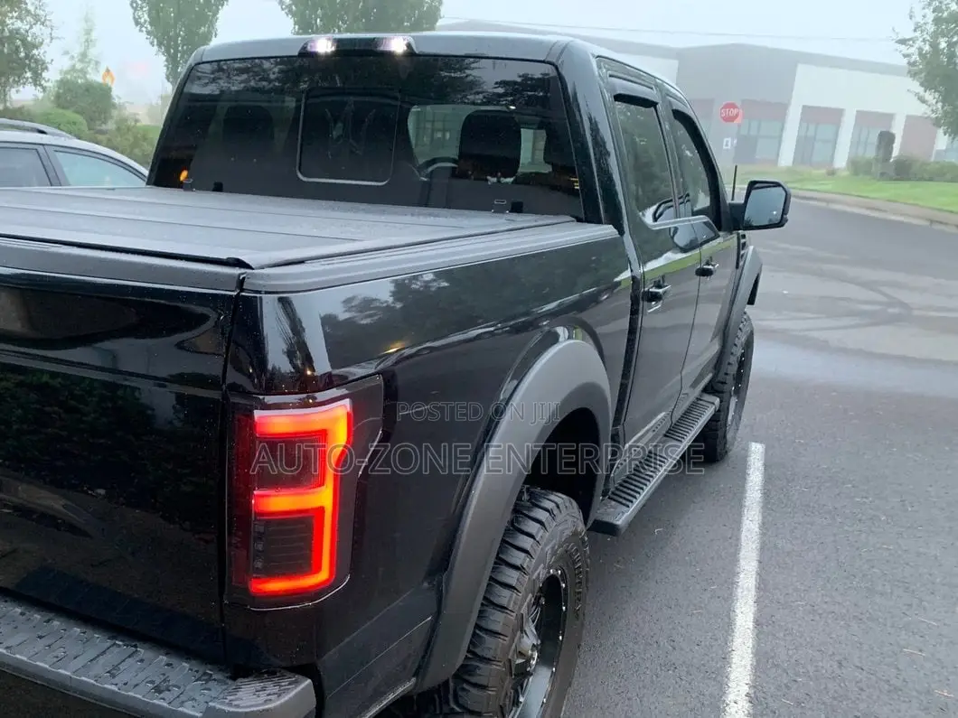 Ford F-150 2010-2025 Foldable Back Bucket Cover