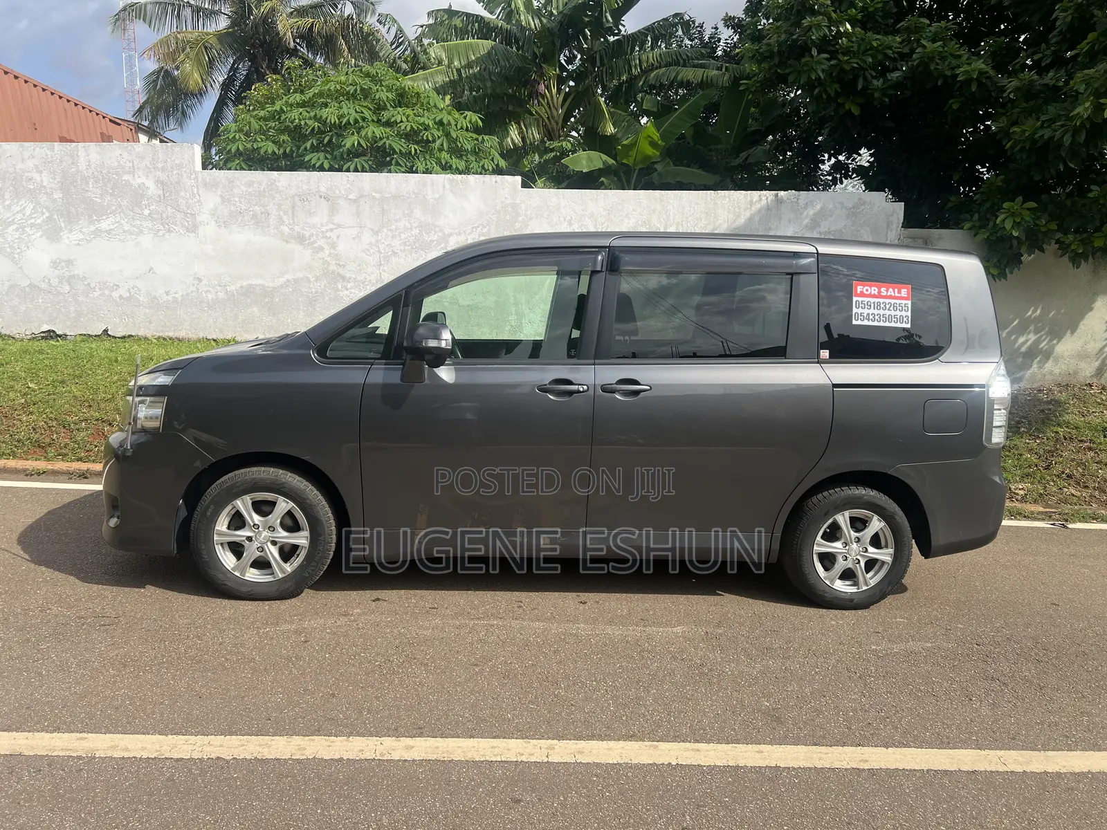 Toyota Voxy 2012 Gray