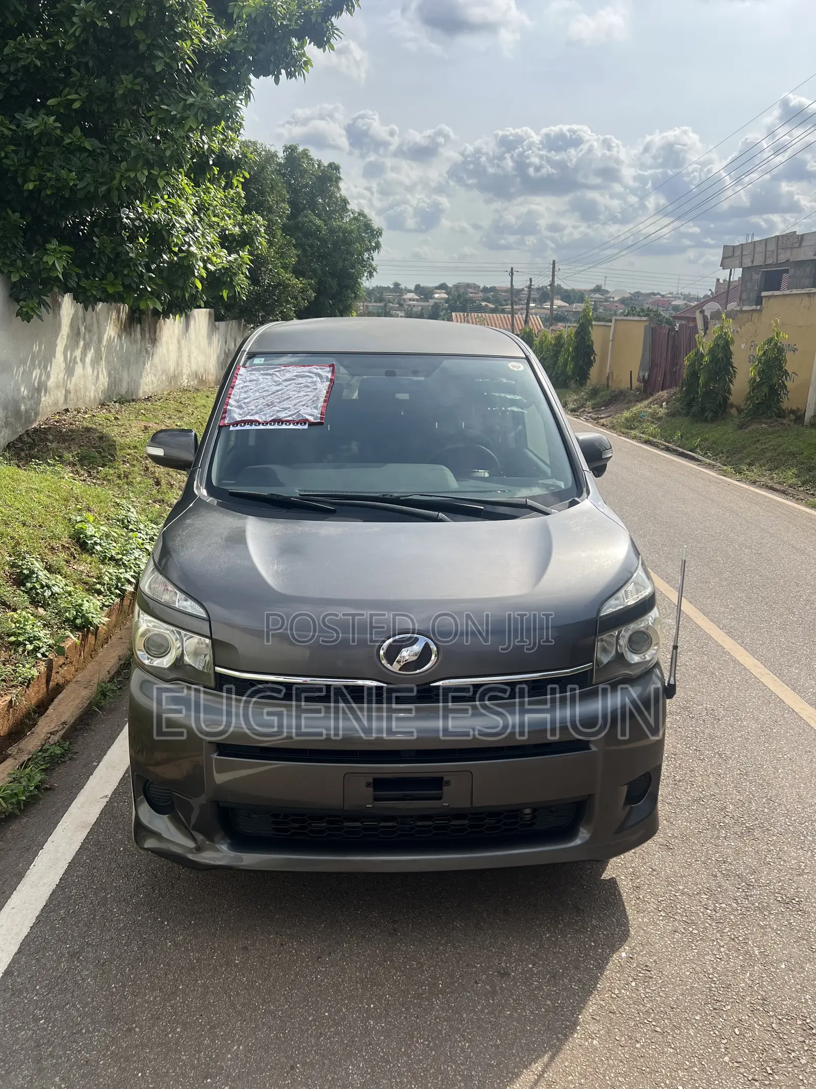 Toyota Voxy 2012 Gray