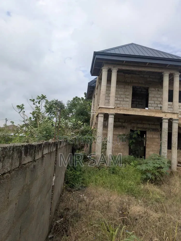 4bdrm House in Sam Properties, Amasaman for sale