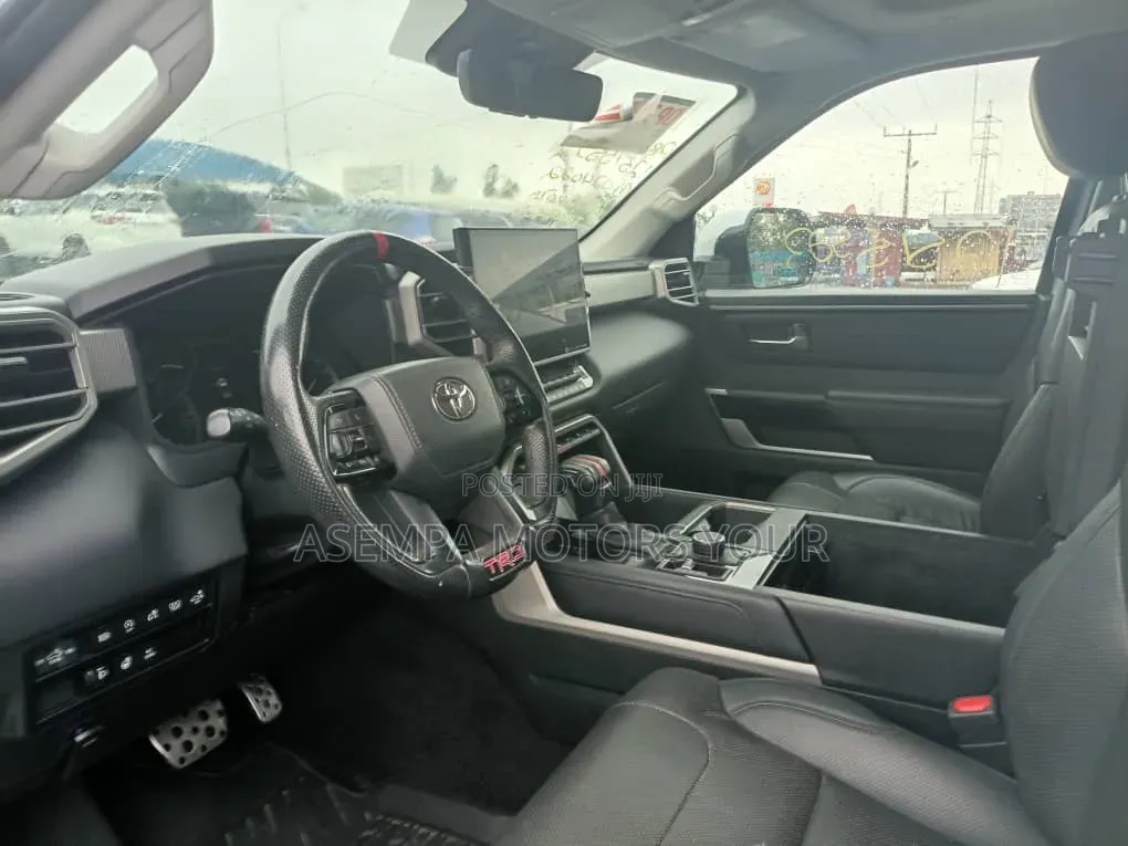 Toyota Tundra SR5 2022 White