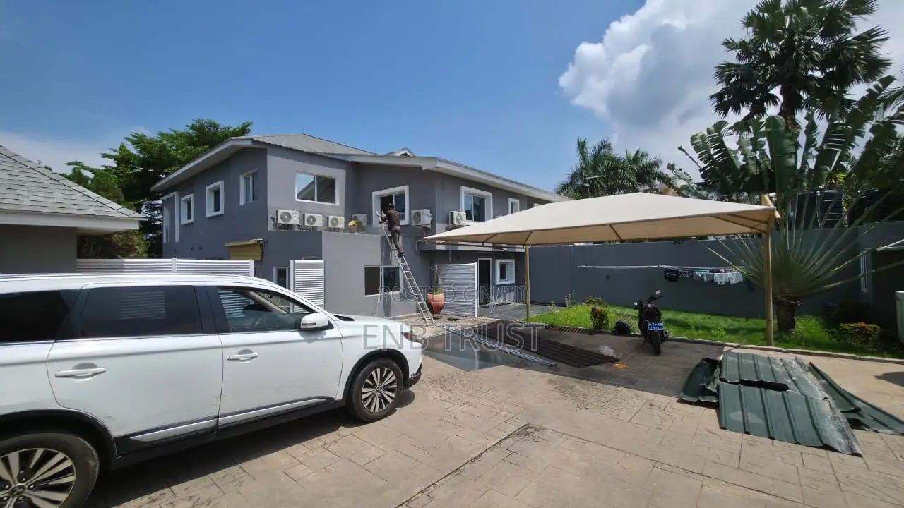 7bdrm Duplex in Labone, Coffee Shop Area for rent