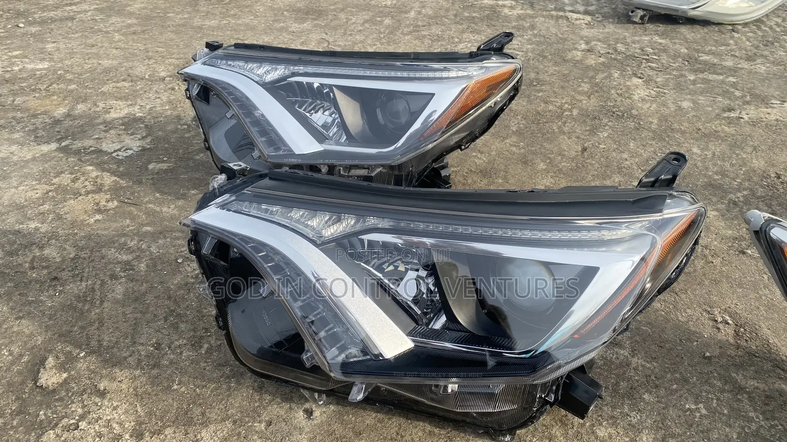 Toyota Rav4 2017 Headlight Normal Pair