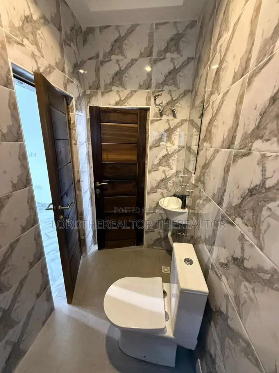 3bdrm House in Pokuase for sale