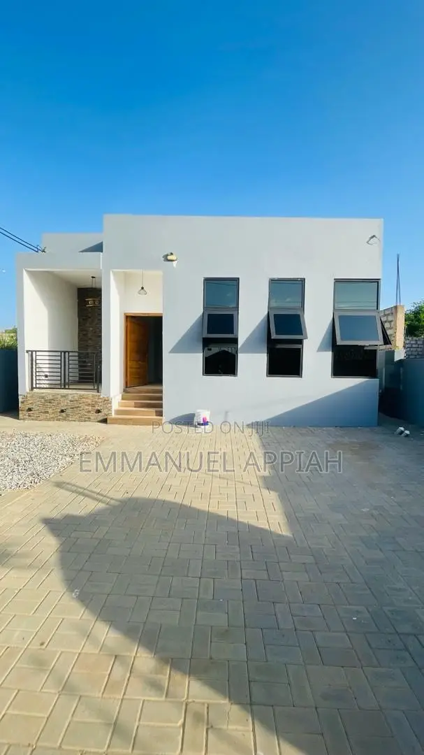 3bdrm House in Ablekuma Odumase for sale