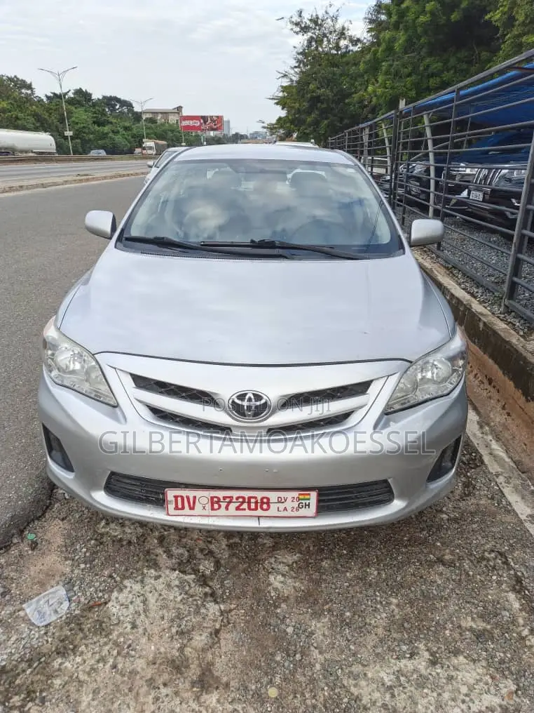 Toyota Corolla 2012 Silver