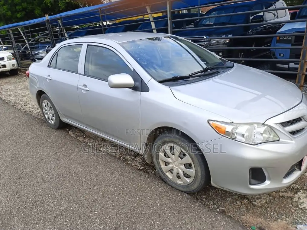 Toyota Corolla 2012 Silver