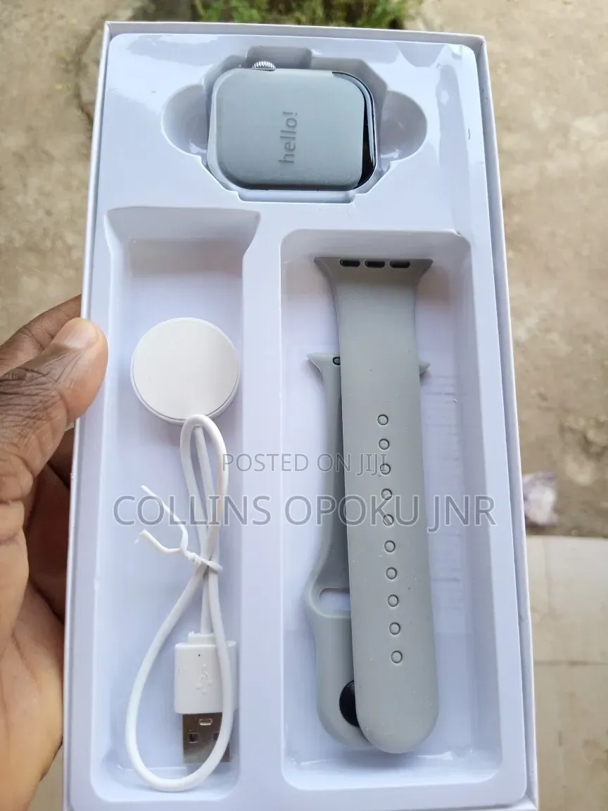 Smart Watch Series 11 Big Display Bluetooth Call Fitness Watch -Silver