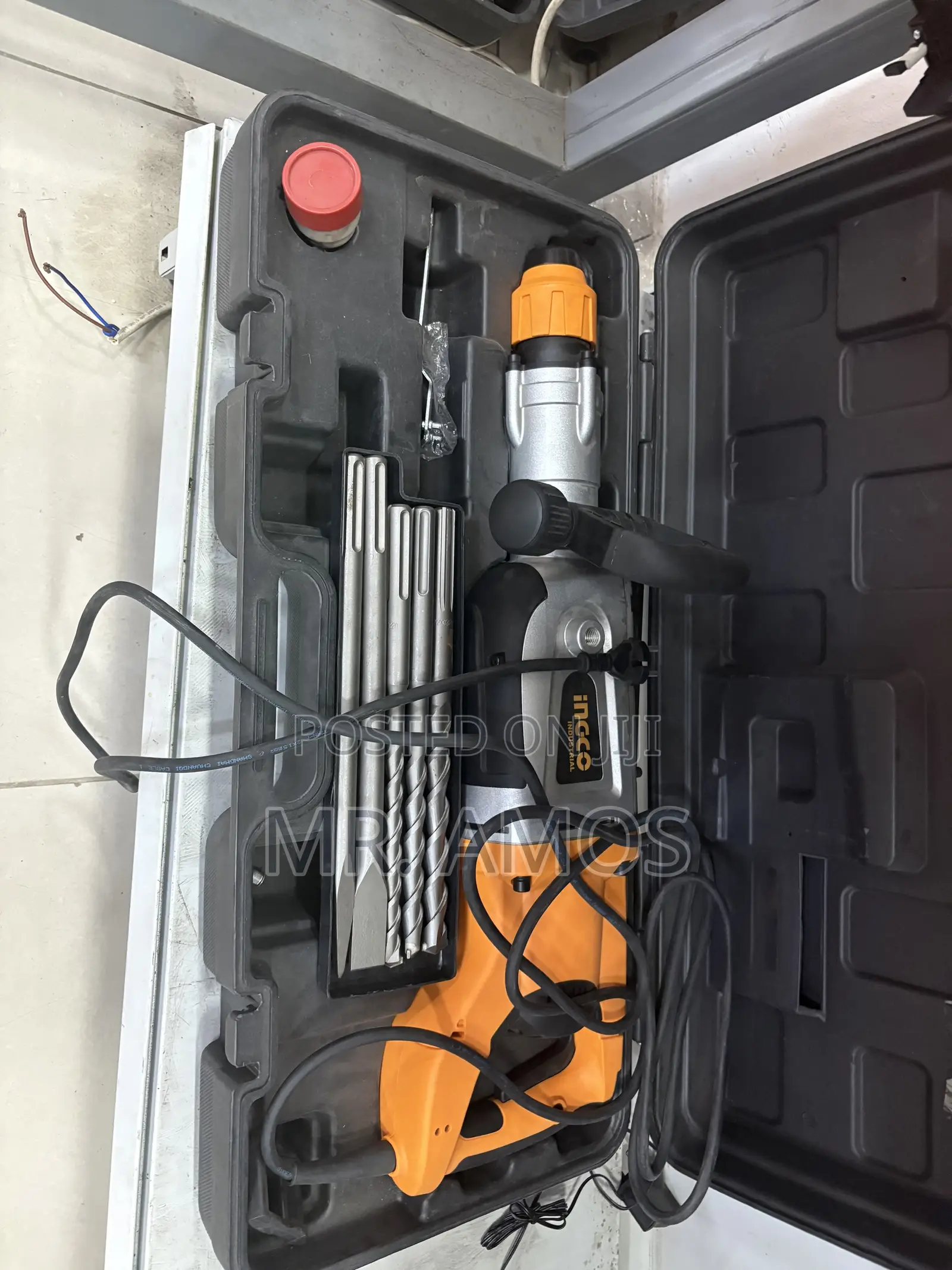 1700 Watt Rotary Hammer + 5pcs Bits Set and 4m Cable - Rh17001