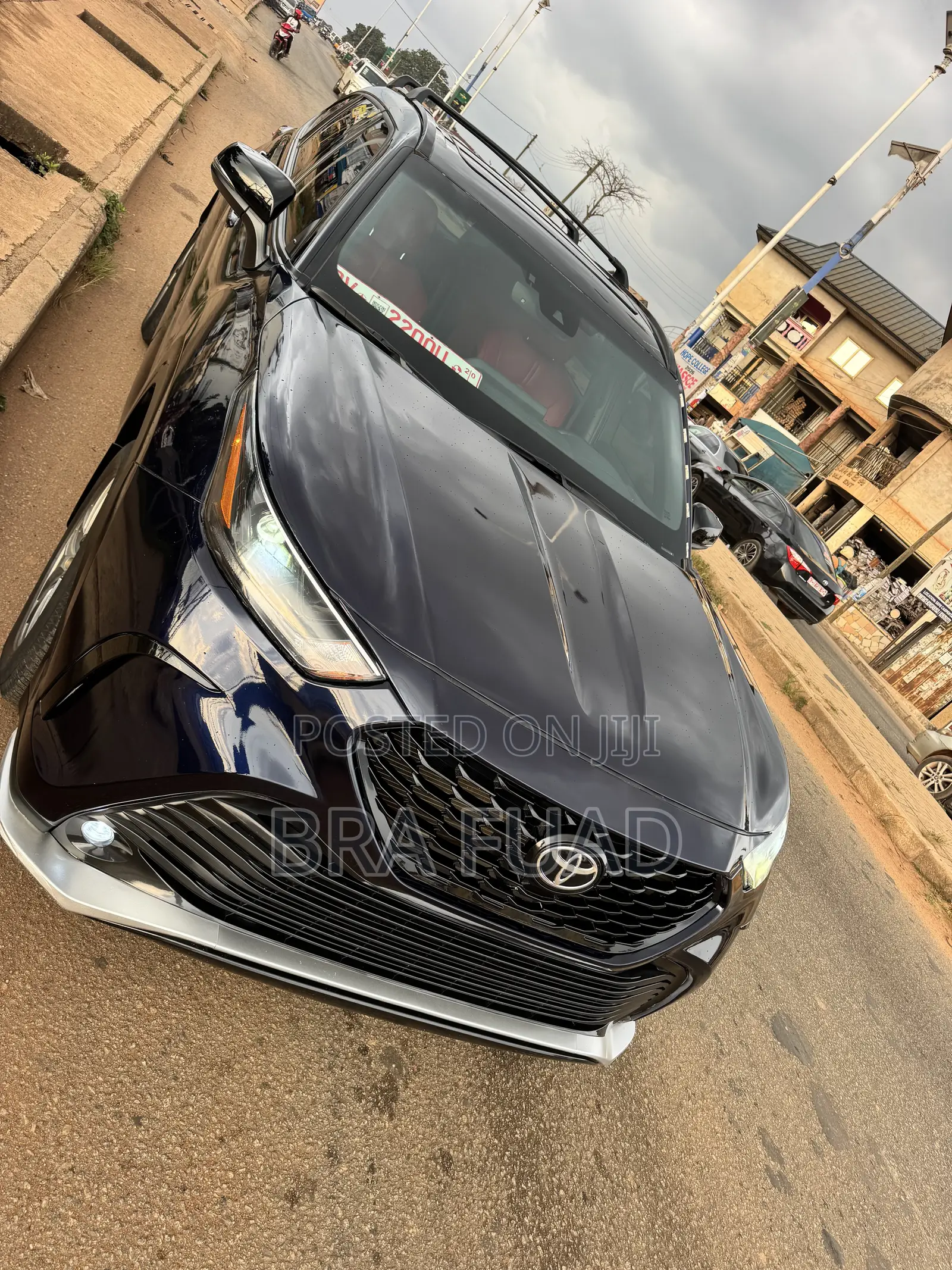 Toyota Highlander XLE 2022 Blue