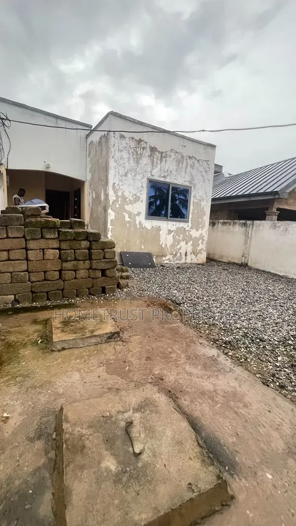 2bdrm House in Ablekuma Amomorle, Pentecost for sale