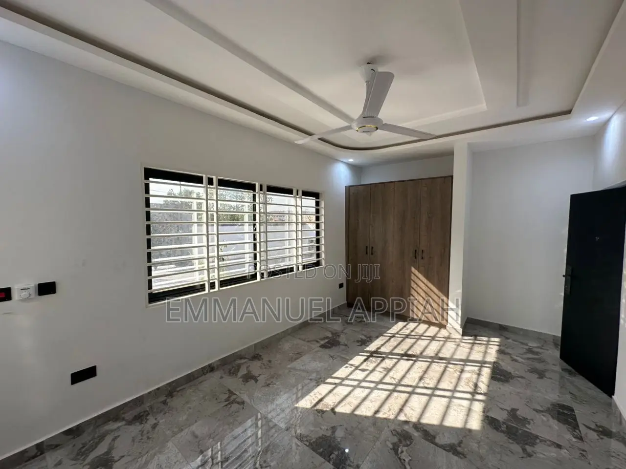 7bdrm House in Kuntuse, Accra Metropolitan for sale