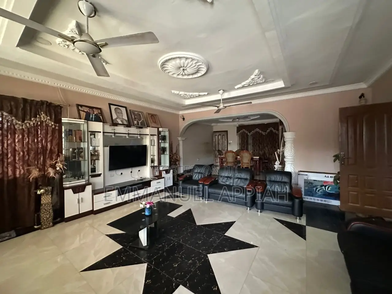 7bdrm House in Kuntuse, Accra Metropolitan for sale
