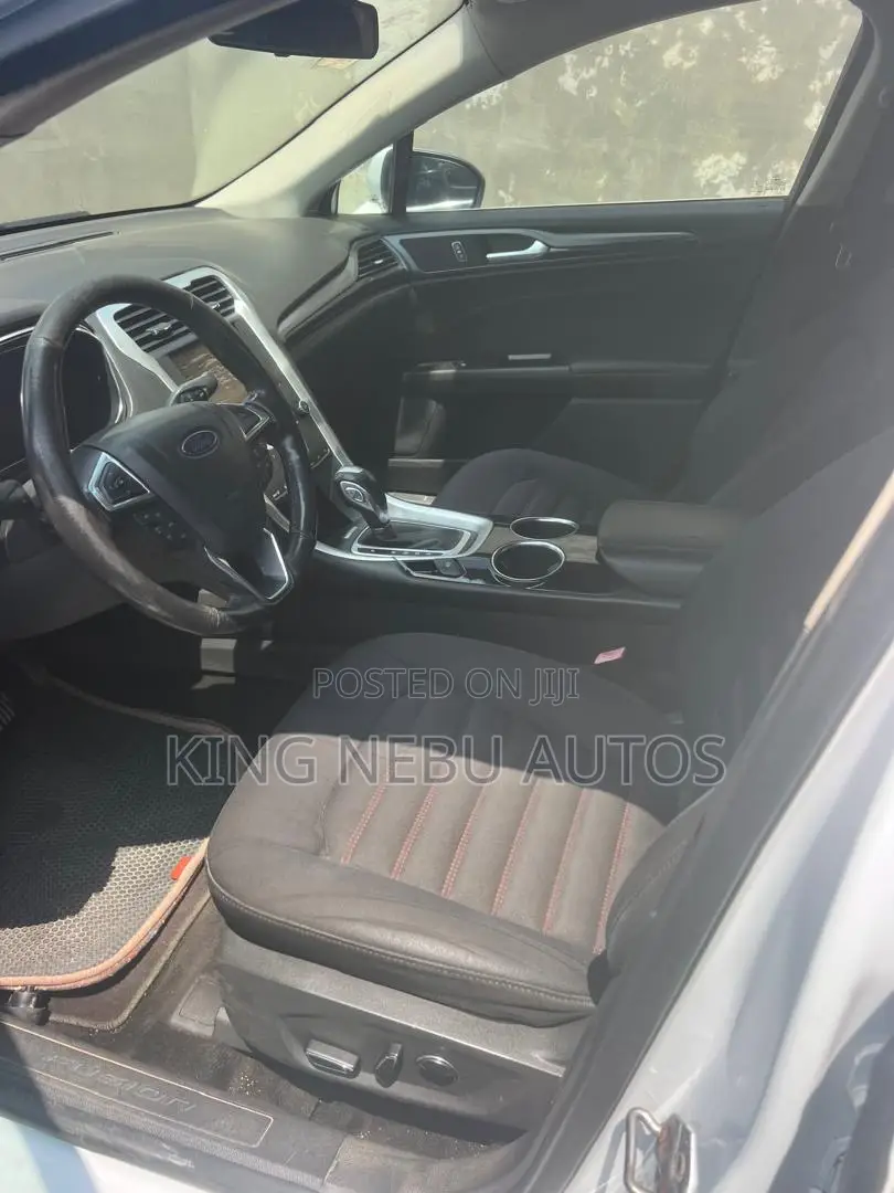 Ford Fusion S 4dr Sedan (2.5L 4cyl 6A) 2014 White