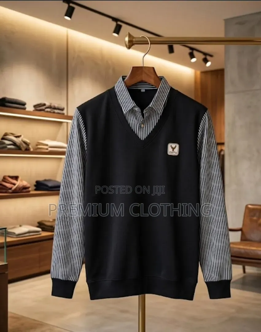 Quarter Button Club T