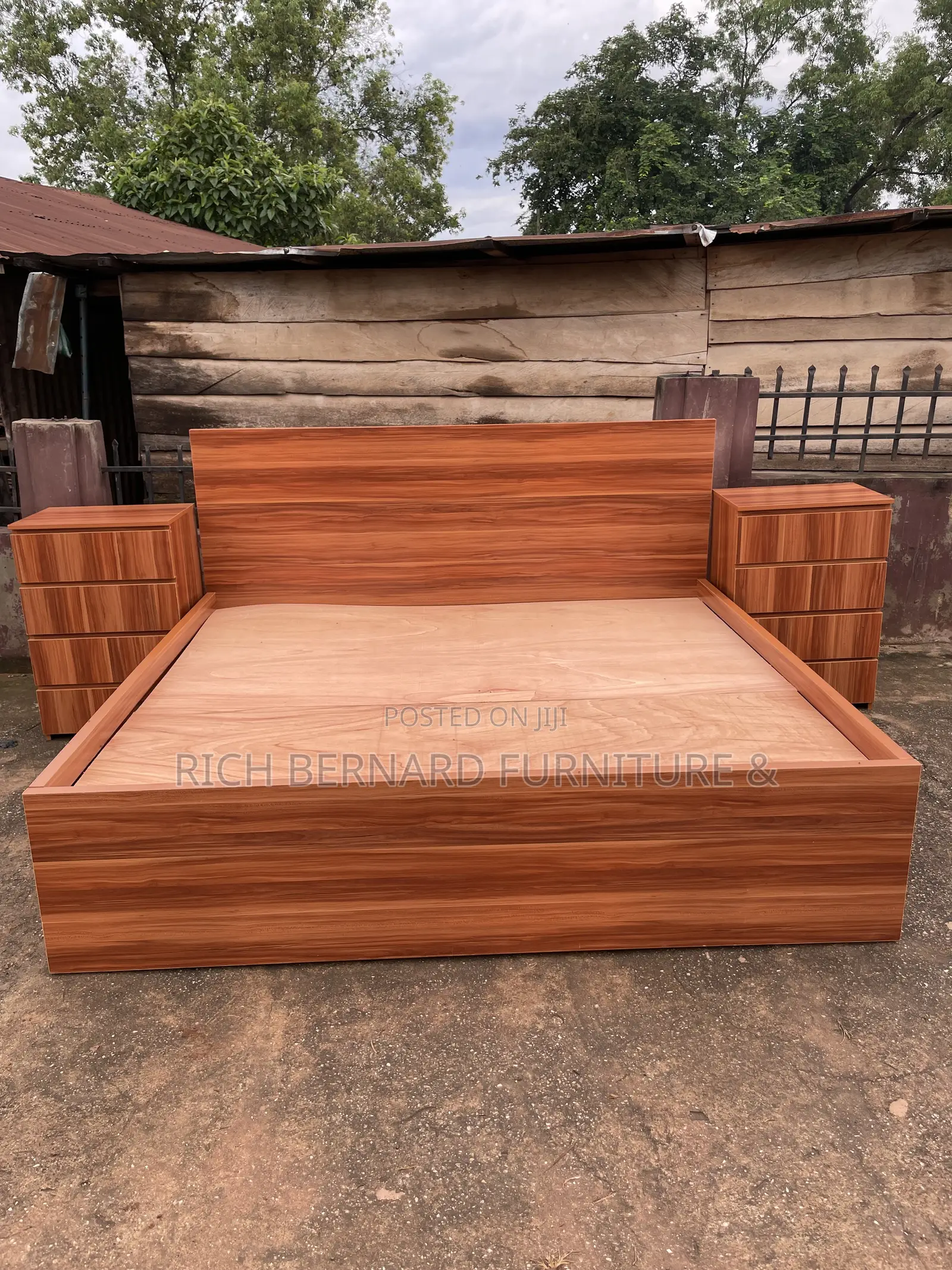 King Size Storage Bed With Drawers +2 Bedside Cabinets