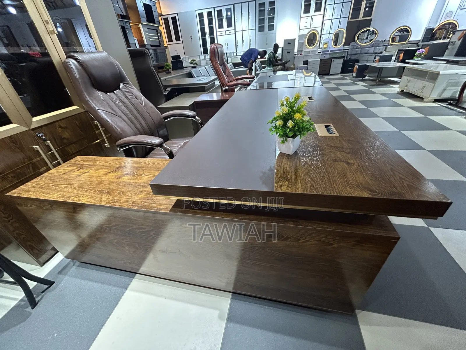 Molding Executive Office Desk
