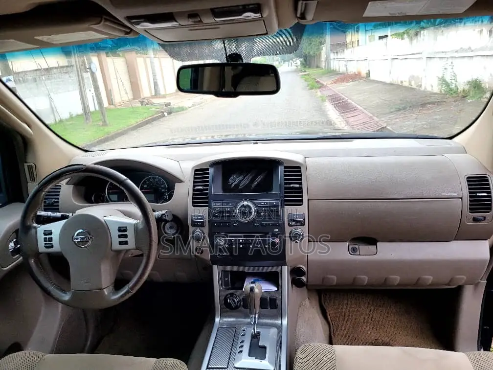 Nissan Pathfinder SE 2009 Black