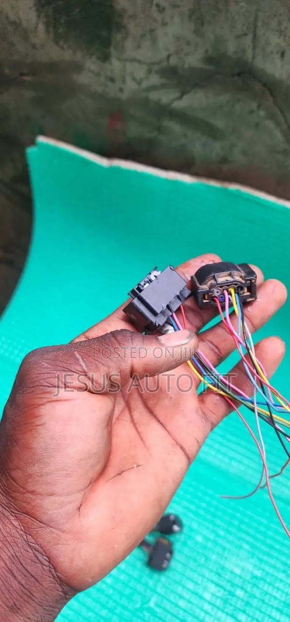 Honda CRV 2016-2022 Front Radar Socket (4f)