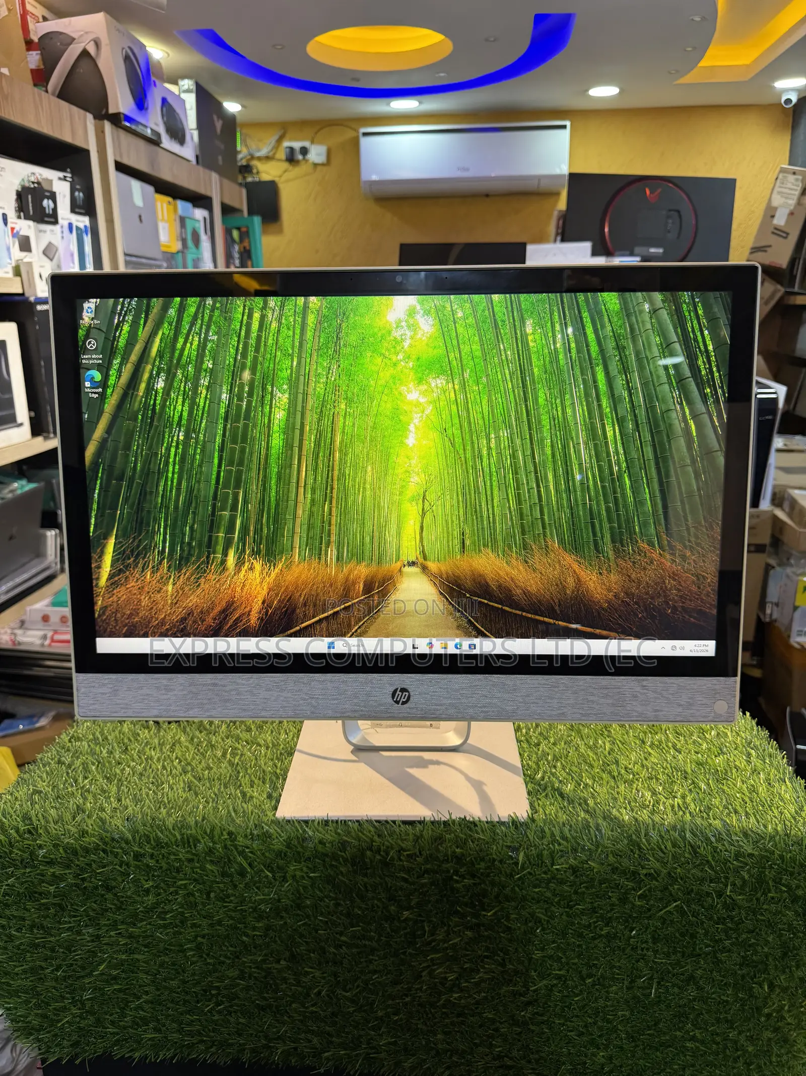 Desktop Computer HP Pavilion 24 12GB AMD A10 SSD 256GB