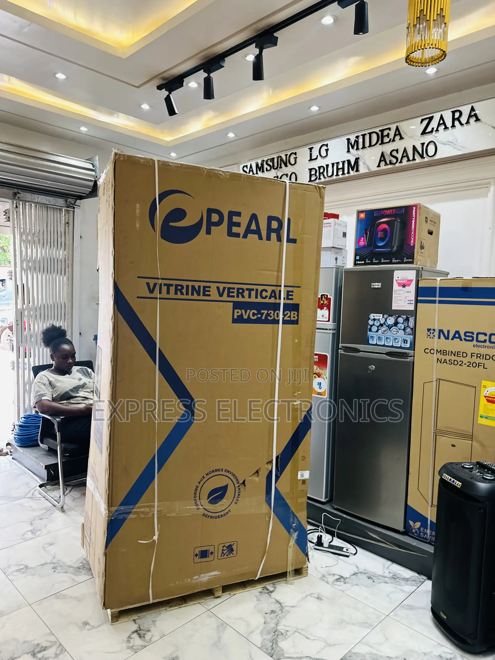 Quality Sleek Double Door Display Fridge 610l PVC-730-2b