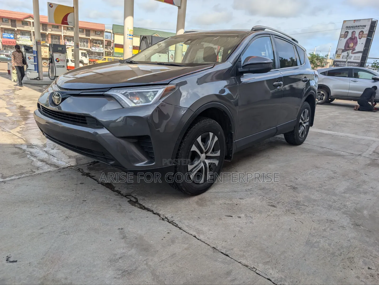 Toyota RAV4 LE 4dr SUV AWD (2.5L 4cyl 6A) 2018 Gray