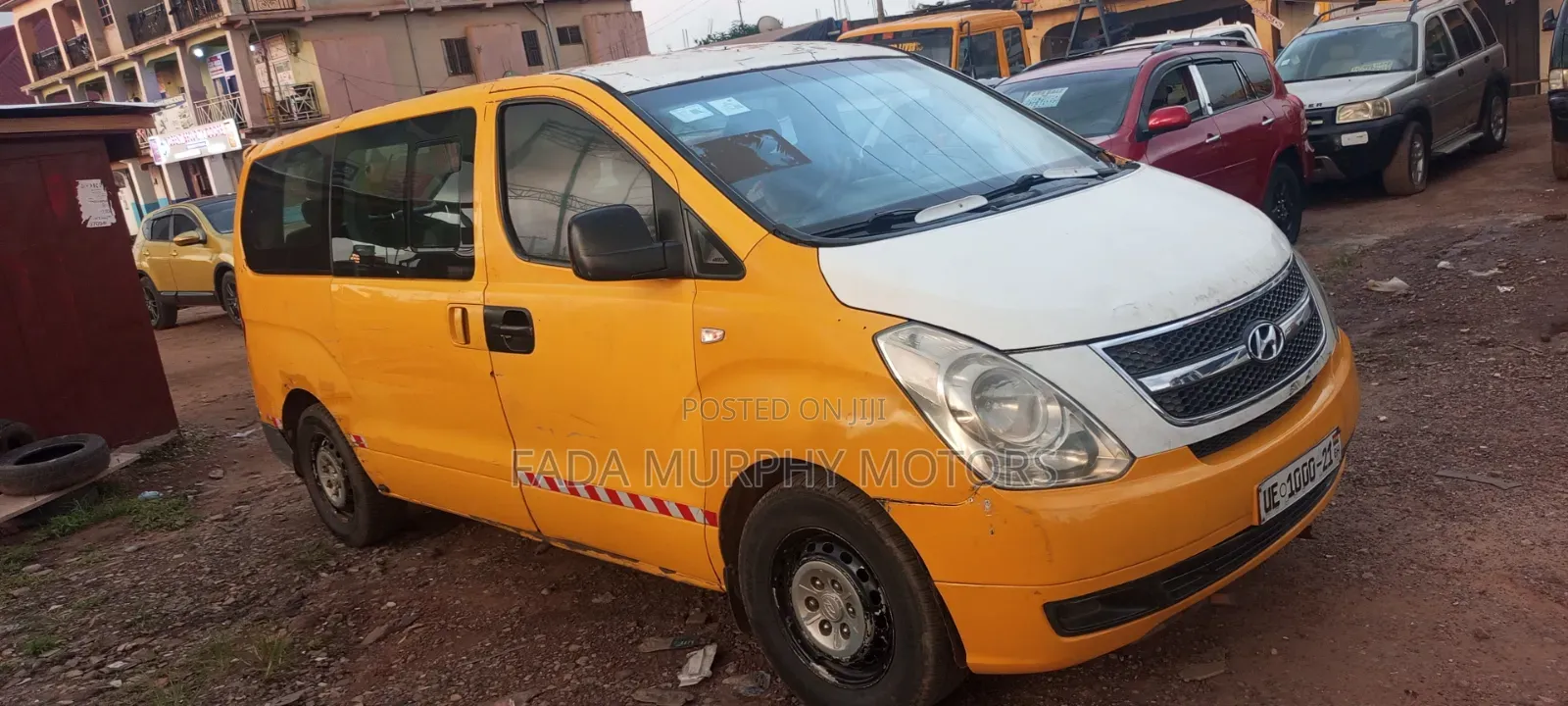 Hyundai Starex 2012 Yellow