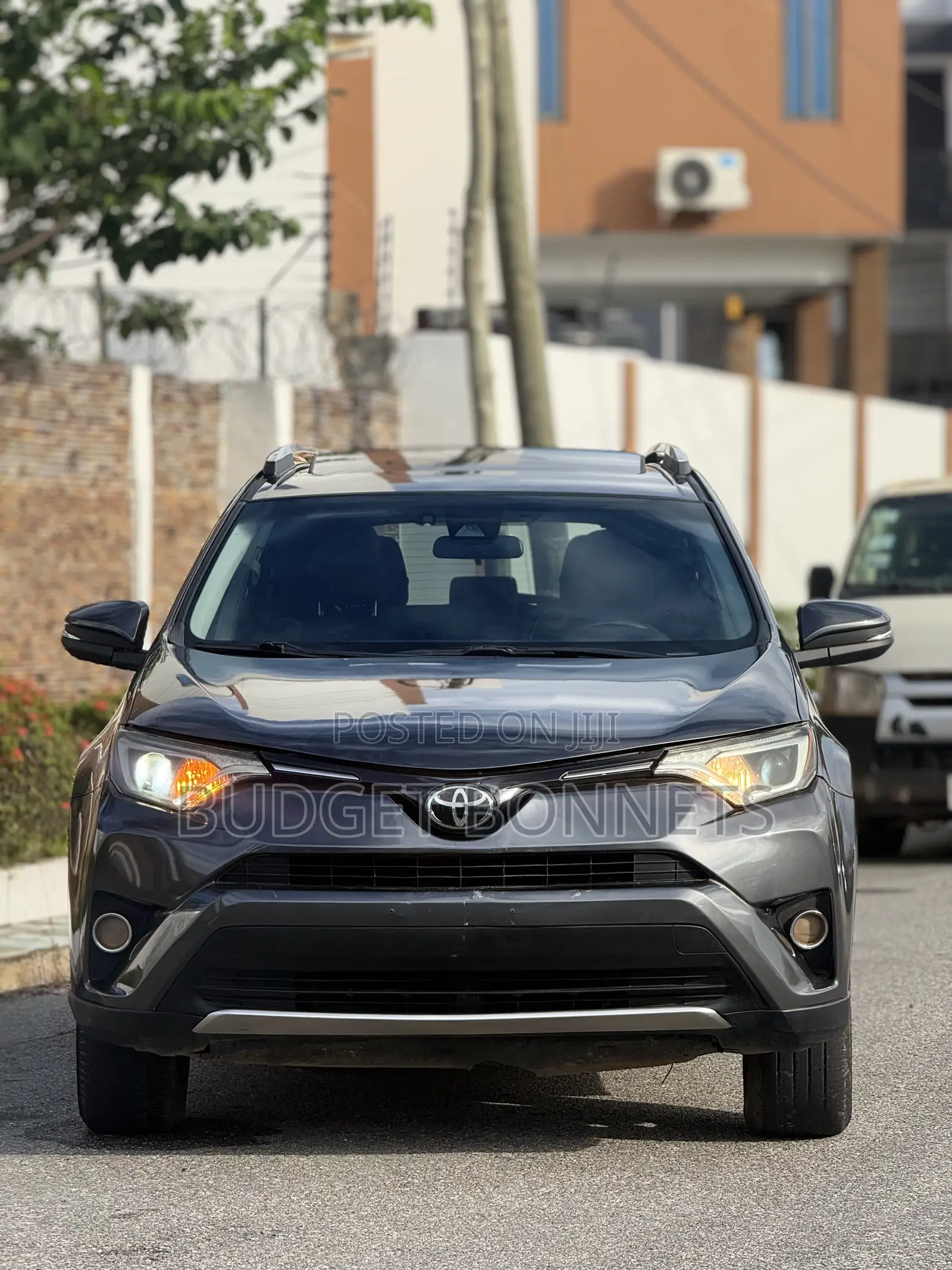 Toyota Corolla XLE (1.8L 4cyl 2A) 2018 Silver