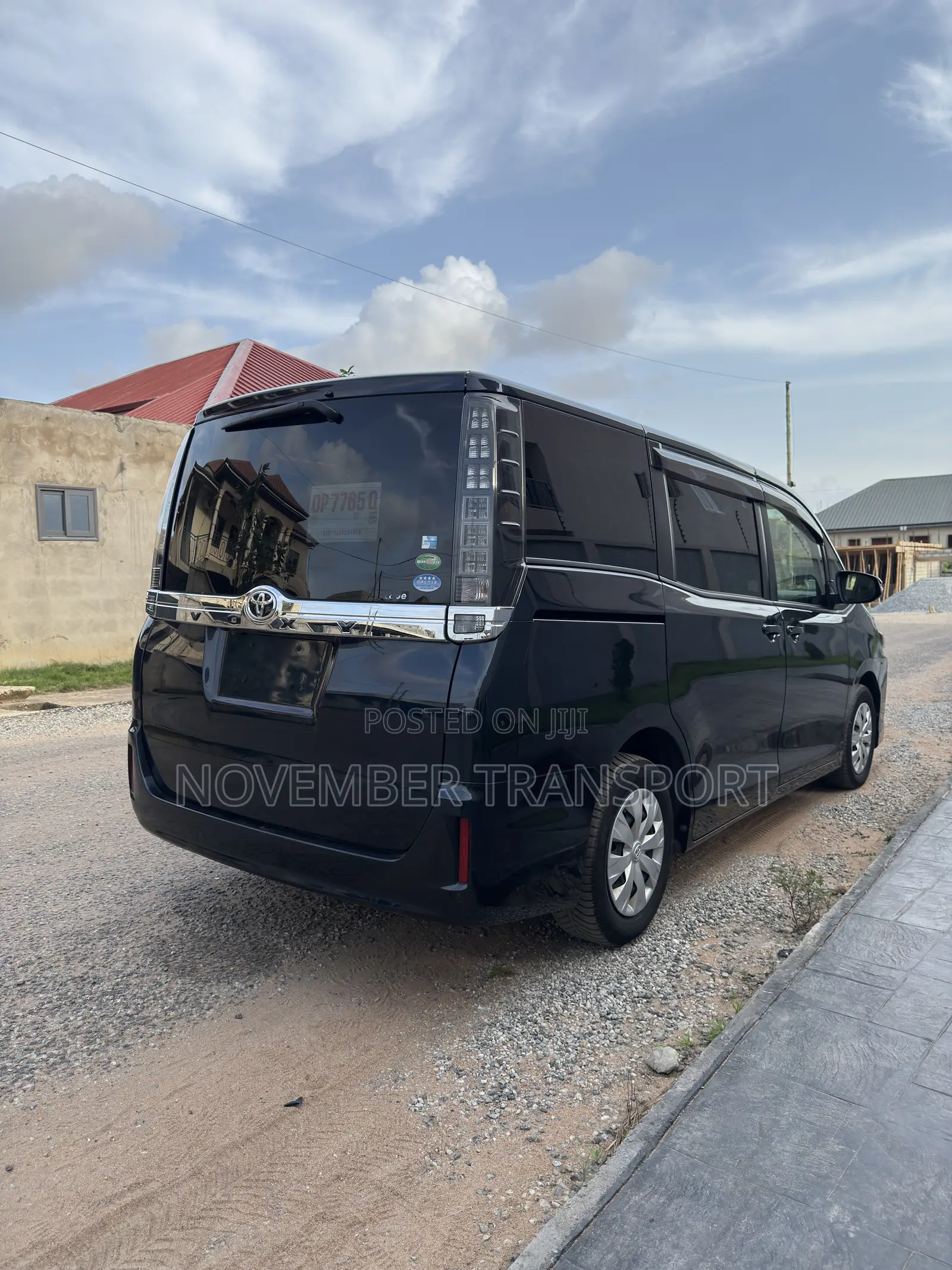 Toyota Voxy 2015
