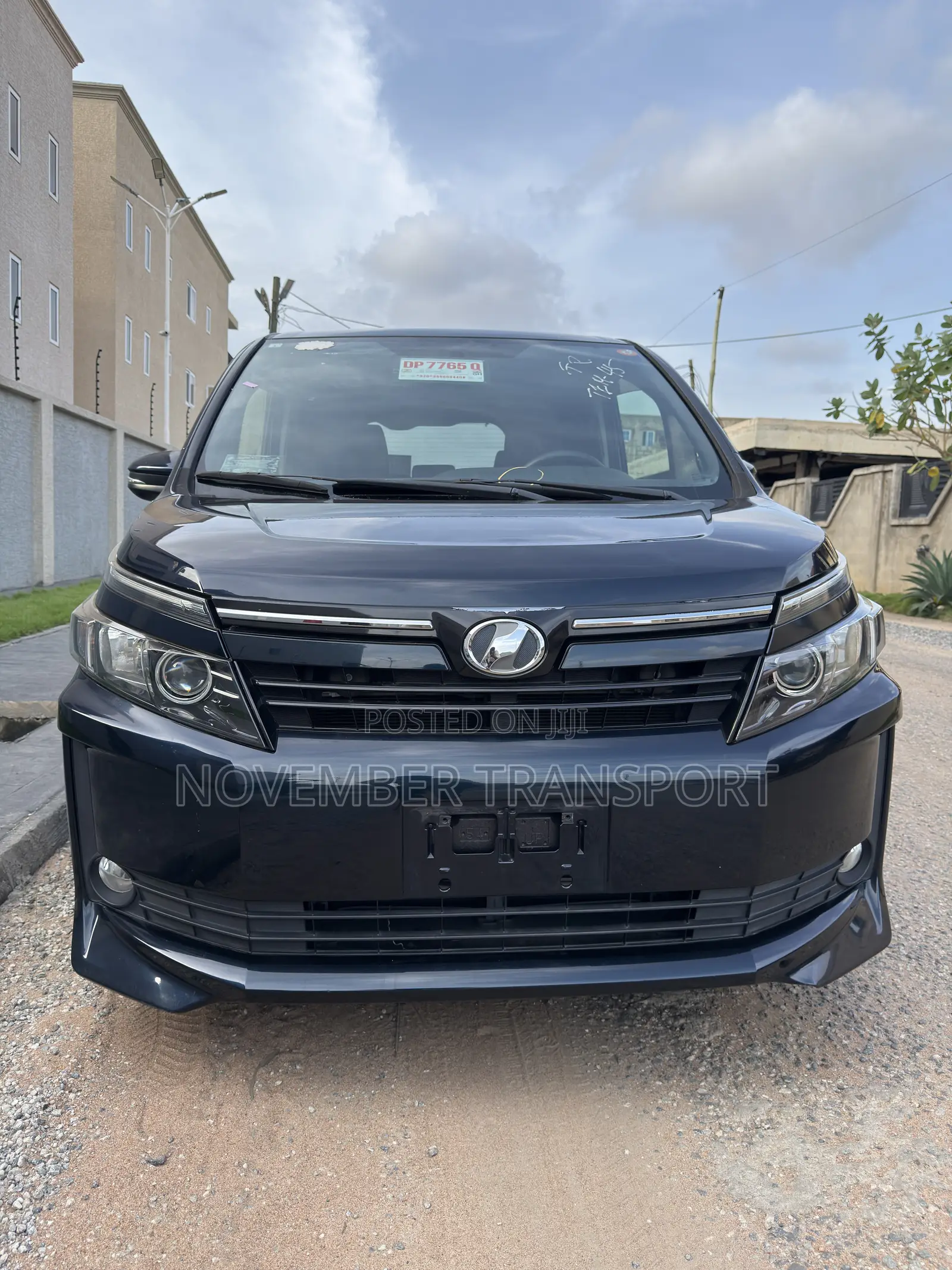 Toyota Voxy 2015