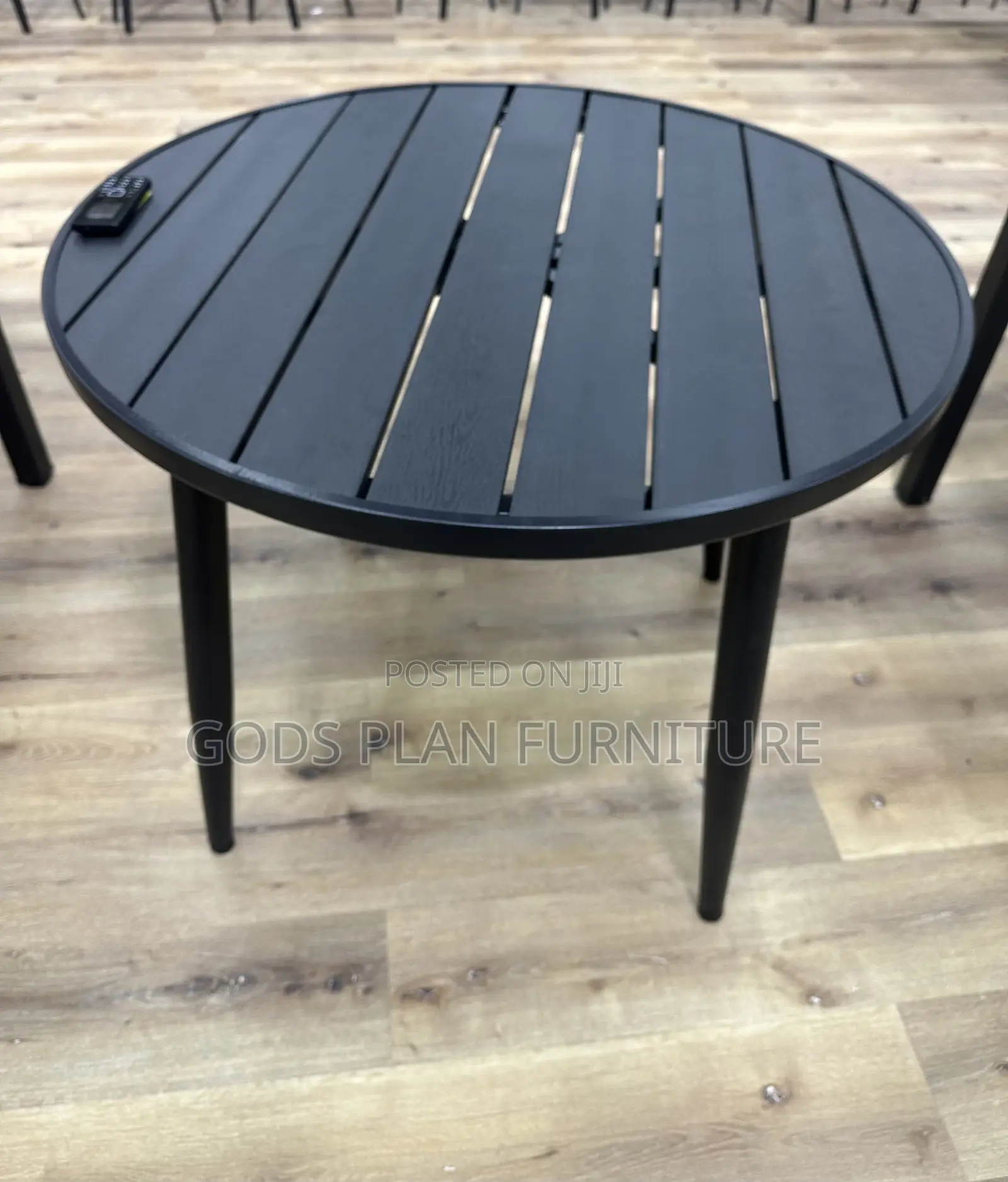 Outdoor Dining Table (90r)