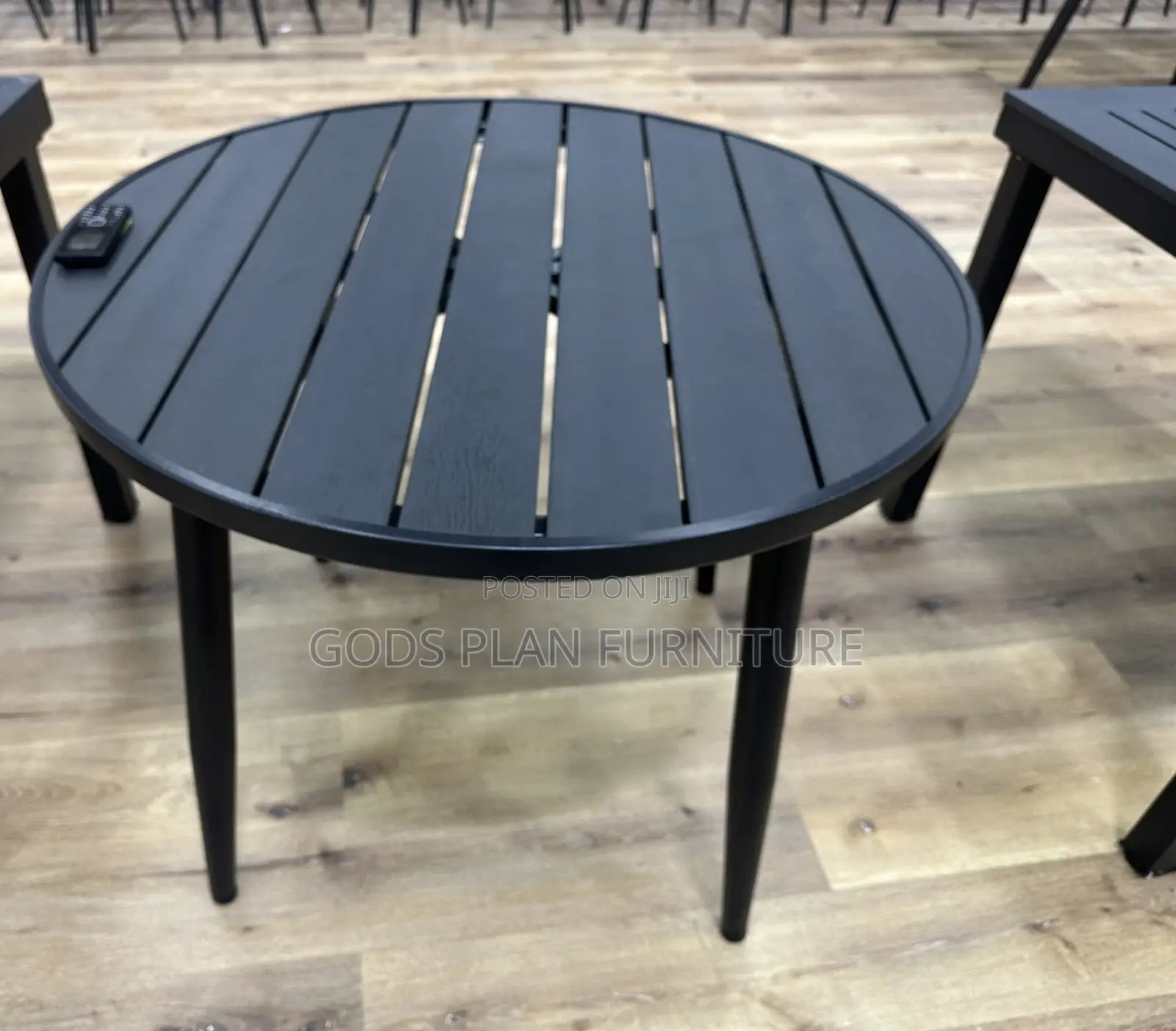 Outdoor Dining Table (90r)