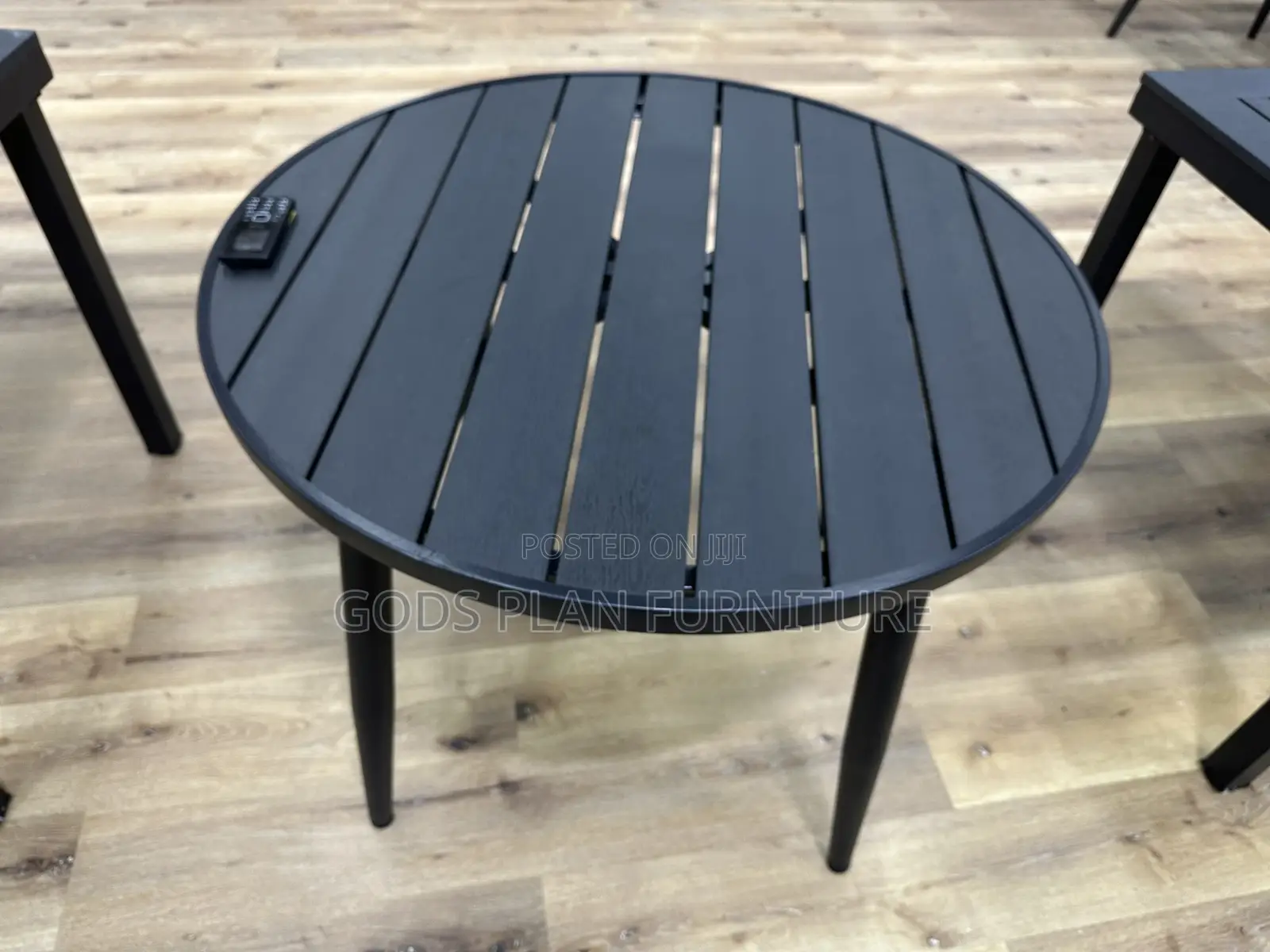 Outdoor Dining Table (90r)
