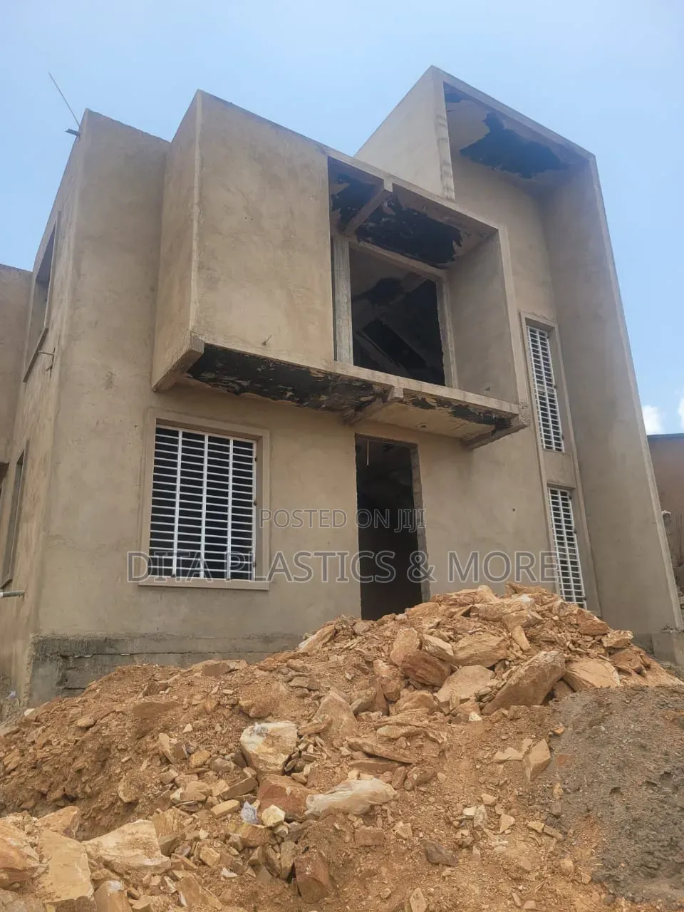 5bdrm House in Accra Metropolitan for sale