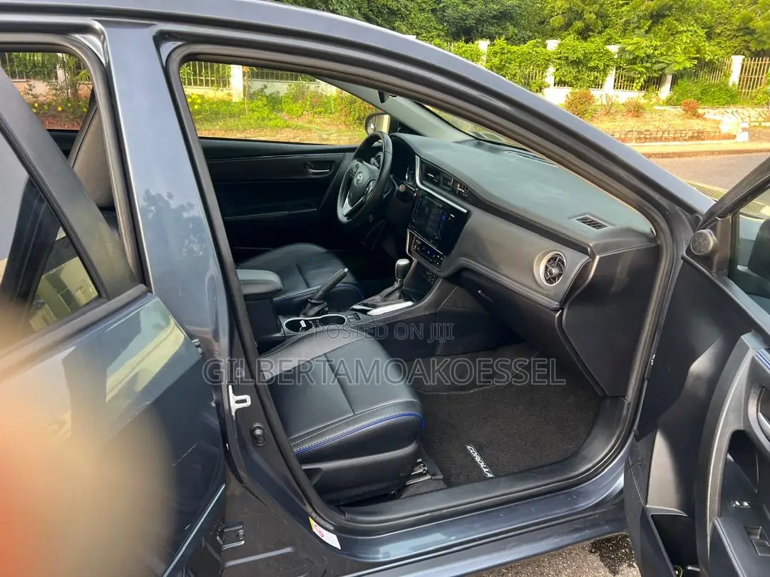 Toyota Corolla XSE 4dr Sedan (1.8L 4cyl CVT) 2017 Black