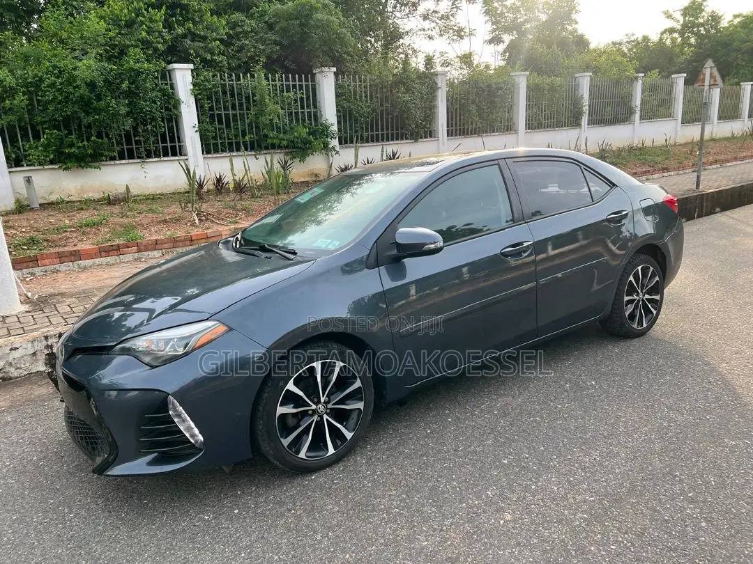 Toyota Corolla XSE 4dr Sedan (1.8L 4cyl CVT) 2017 Black