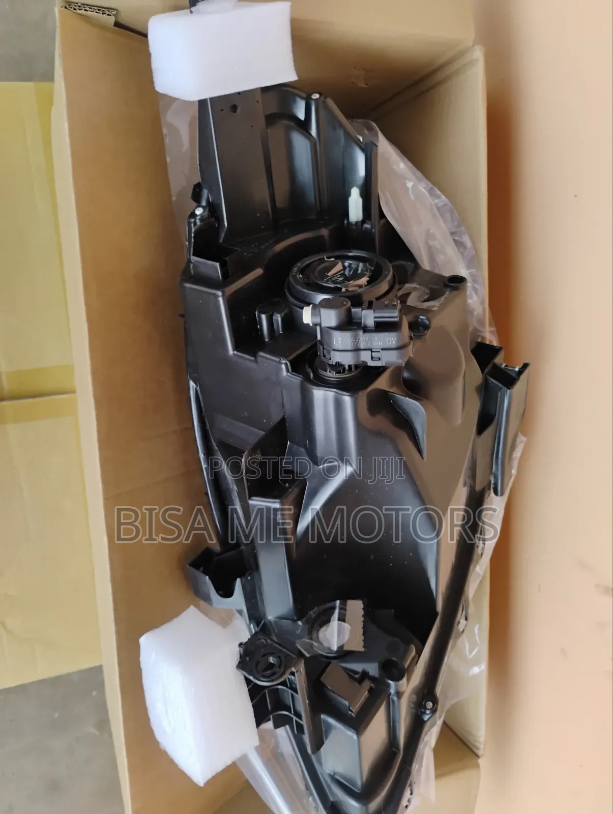 Nissan Versa 2011/2012/2013/2014 Headlight