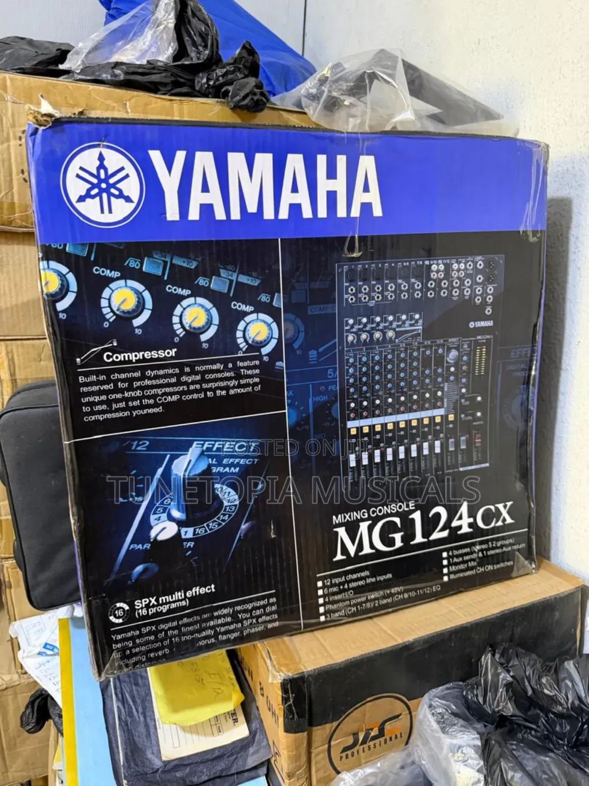 Yamaha Mg124cx 12-Channel Mixer