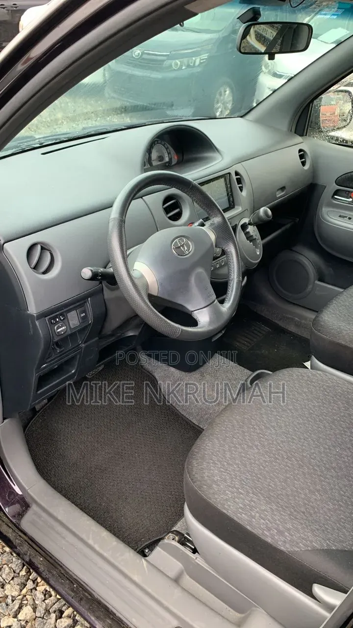 Toyota Sienta 2013 Black