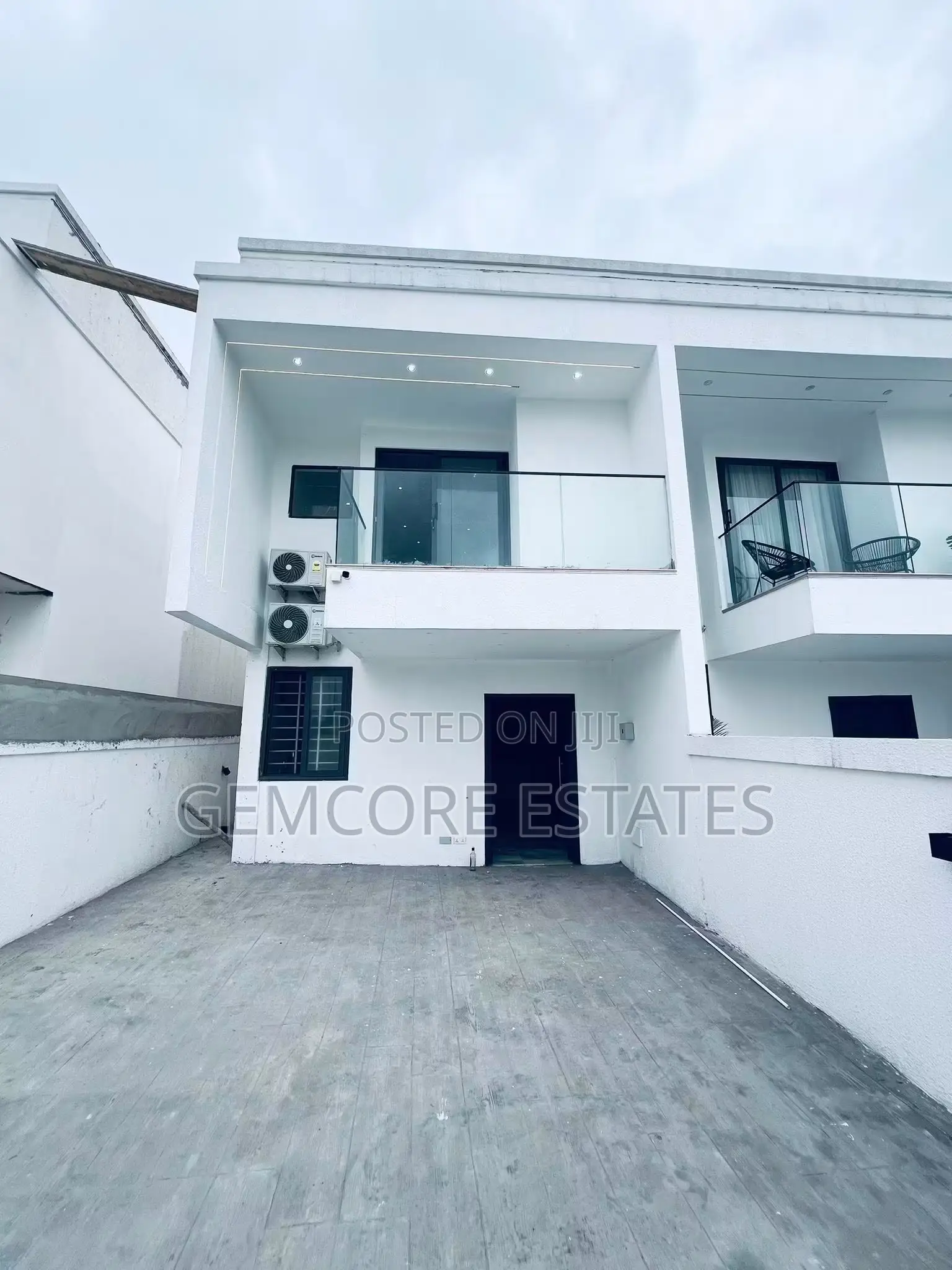 2bdrm Townhouse/Terrace in School Junction, Ashaley Botwe for sale