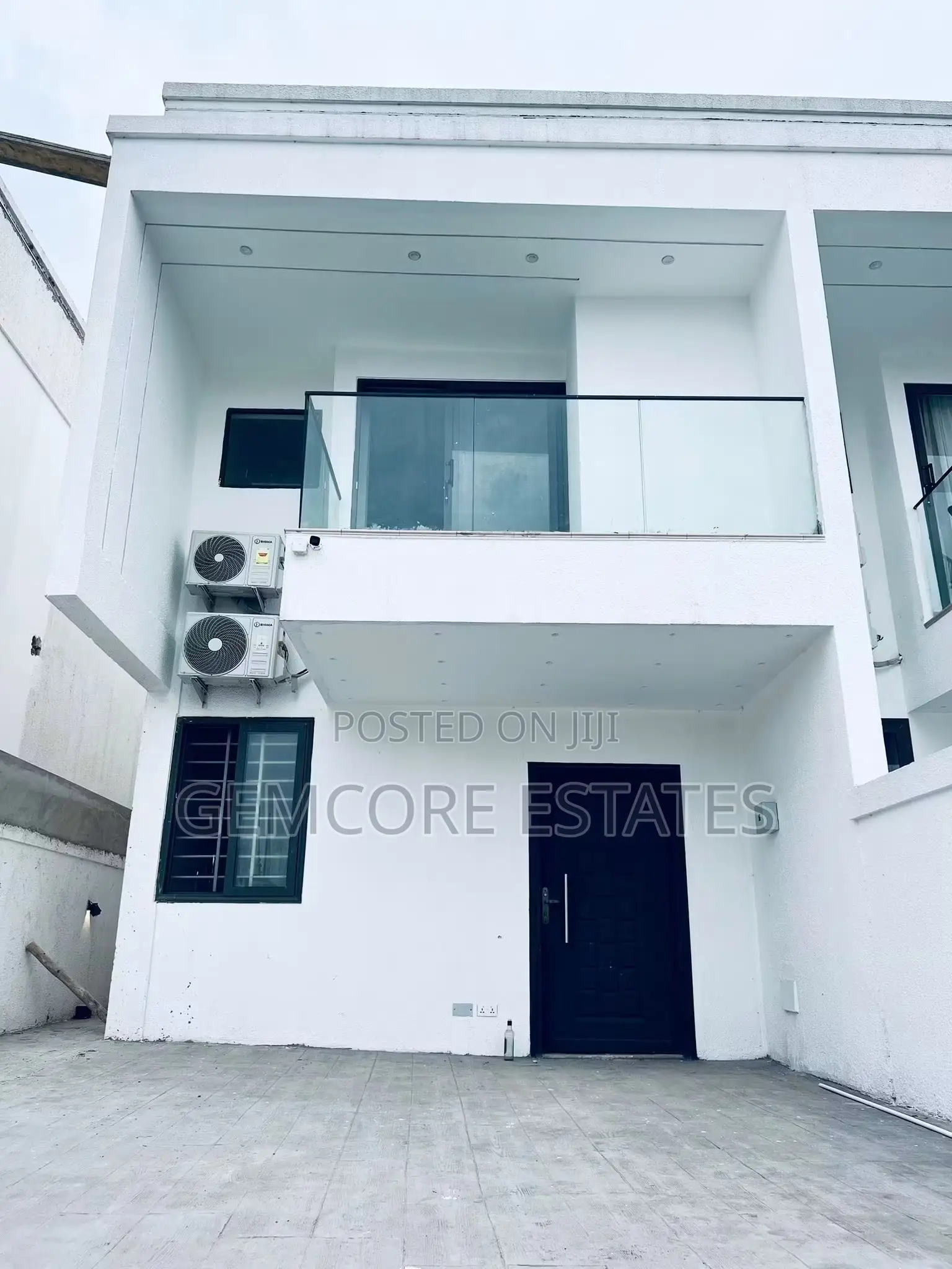 2bdrm Townhouse/Terrace in School Junction, Ashaley Botwe for sale