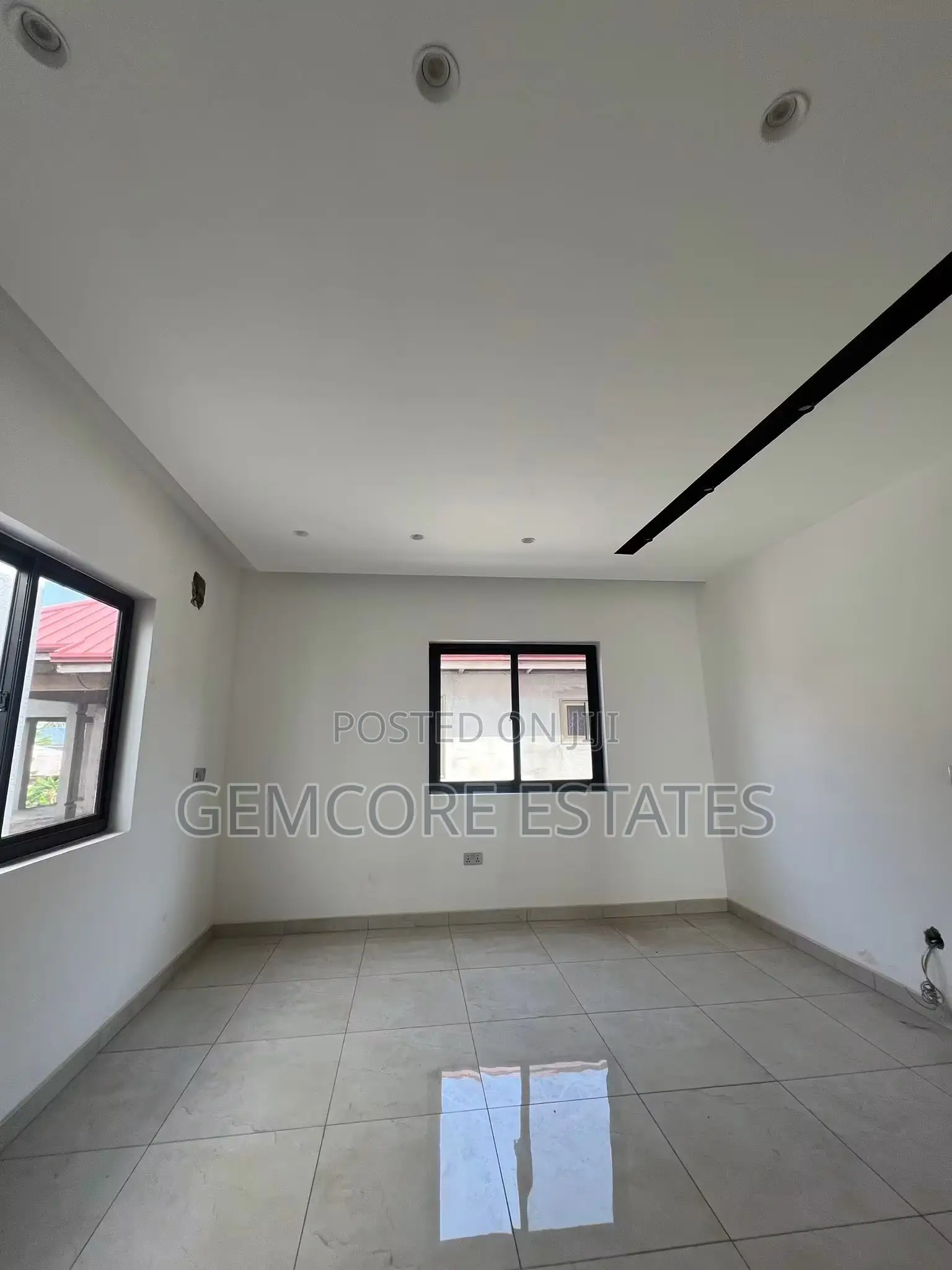 3bdrm House in School Junction, Ashaley Botwe for sale