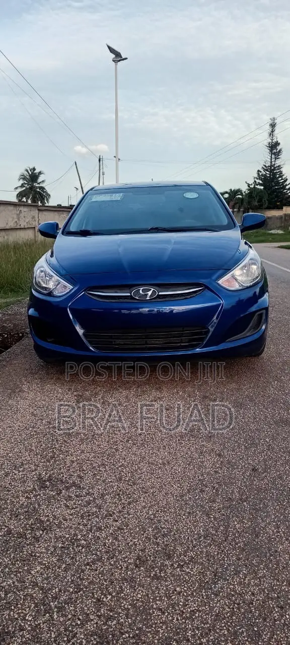 Hyundai Accent SE Hatchback 2016 Blue