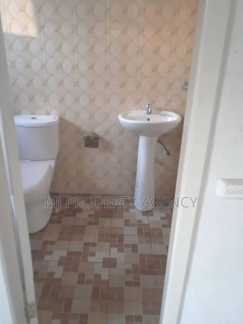 3bdrm Apartment in Community 25 for rent