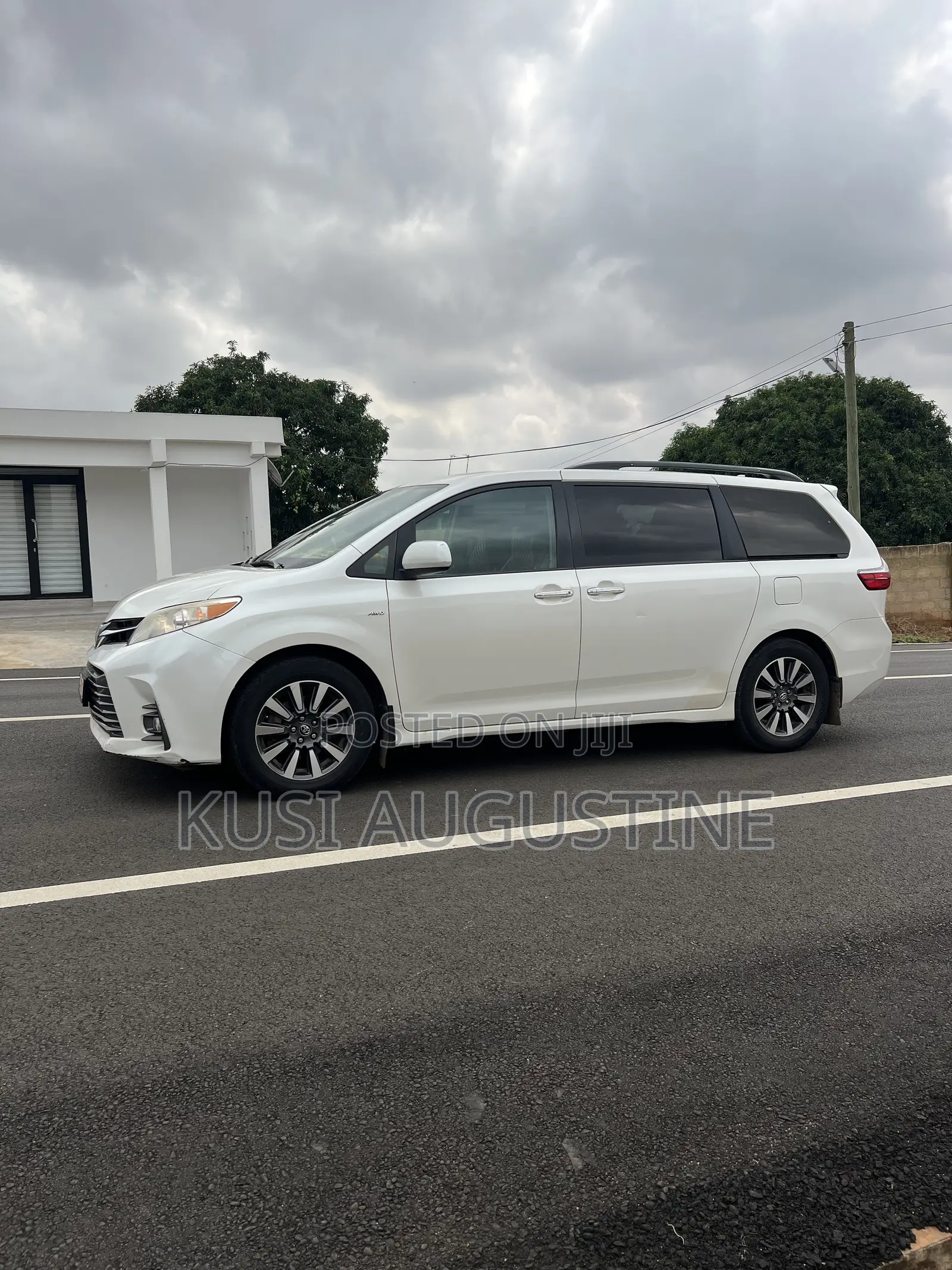 Toyota Sienna Limited AWD 2019 White